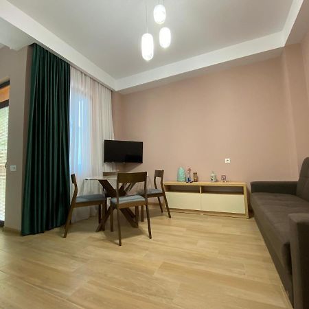Lovely And Cozy Apartment! Кутаиси Екстериор снимка