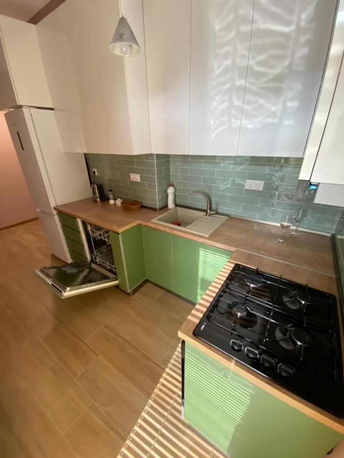Lovely And Cozy Apartment! Кутаиси Екстериор снимка