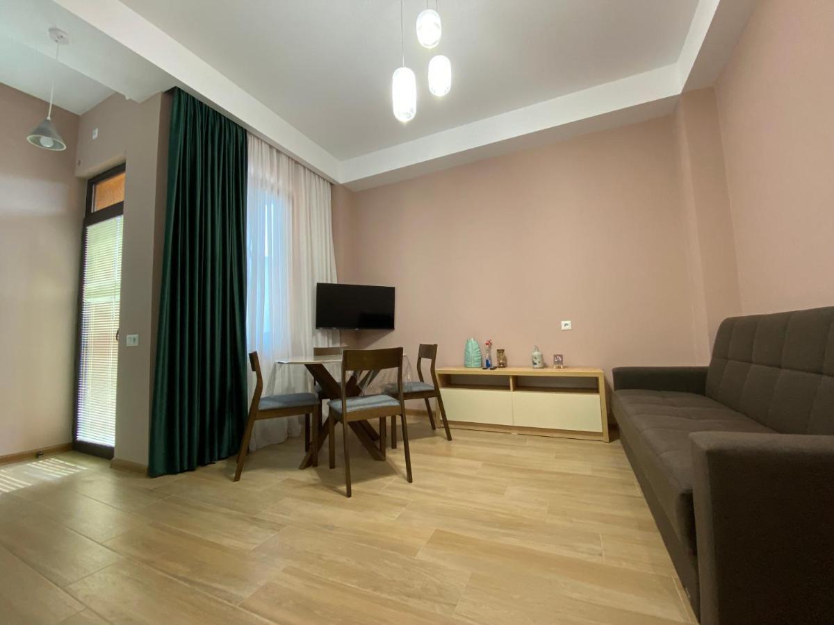 Lovely And Cozy Apartment! Кутаиси Екстериор снимка