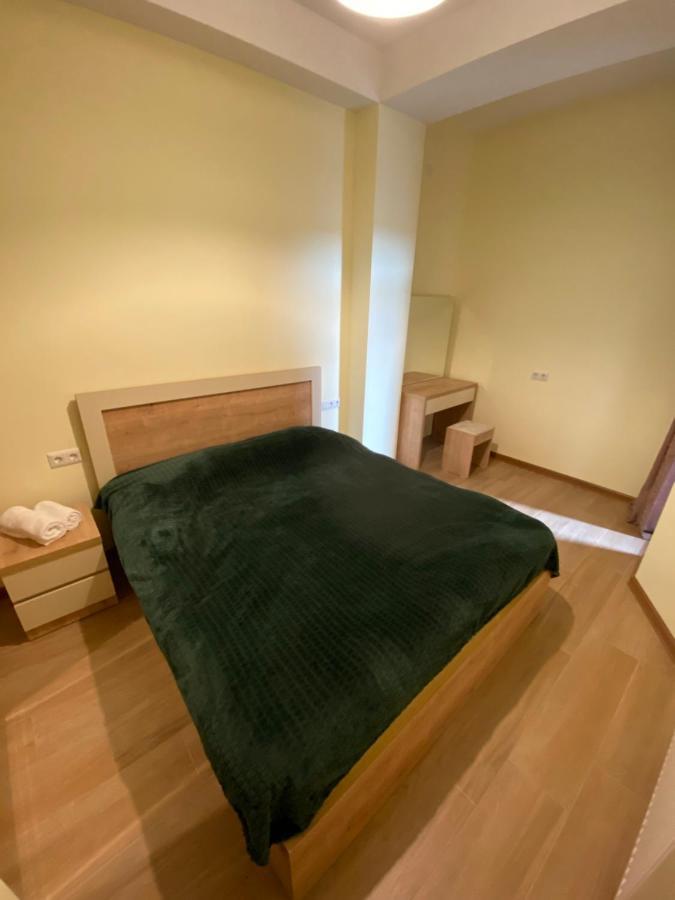 Lovely And Cozy Apartment! Кутаиси Екстериор снимка
