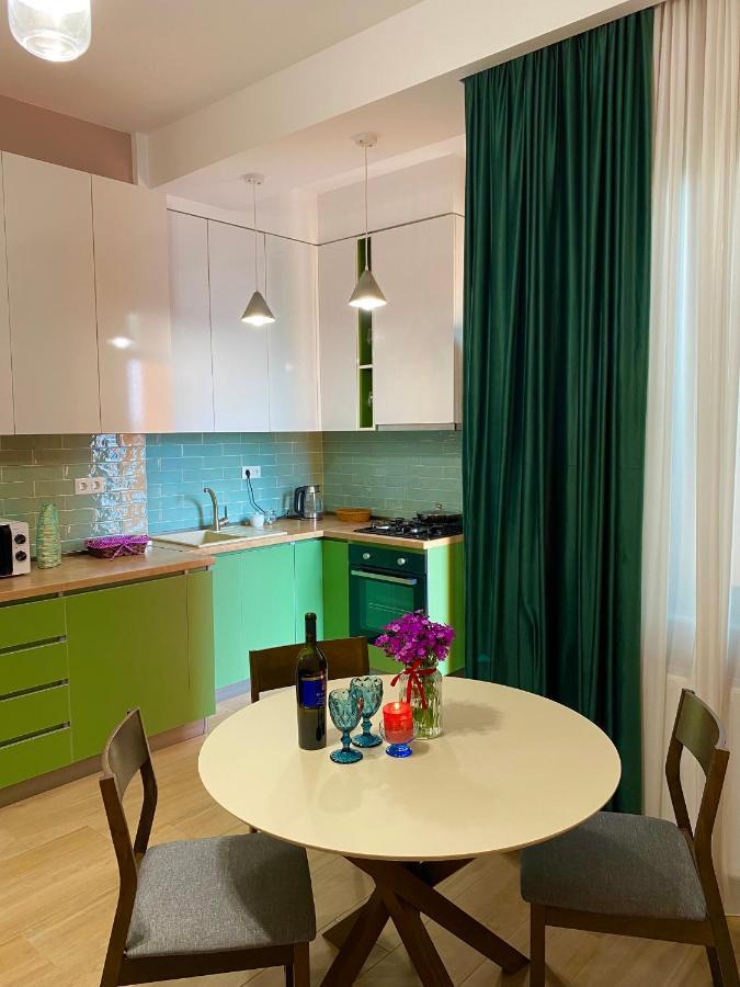 Lovely And Cozy Apartment! Кутаиси Екстериор снимка